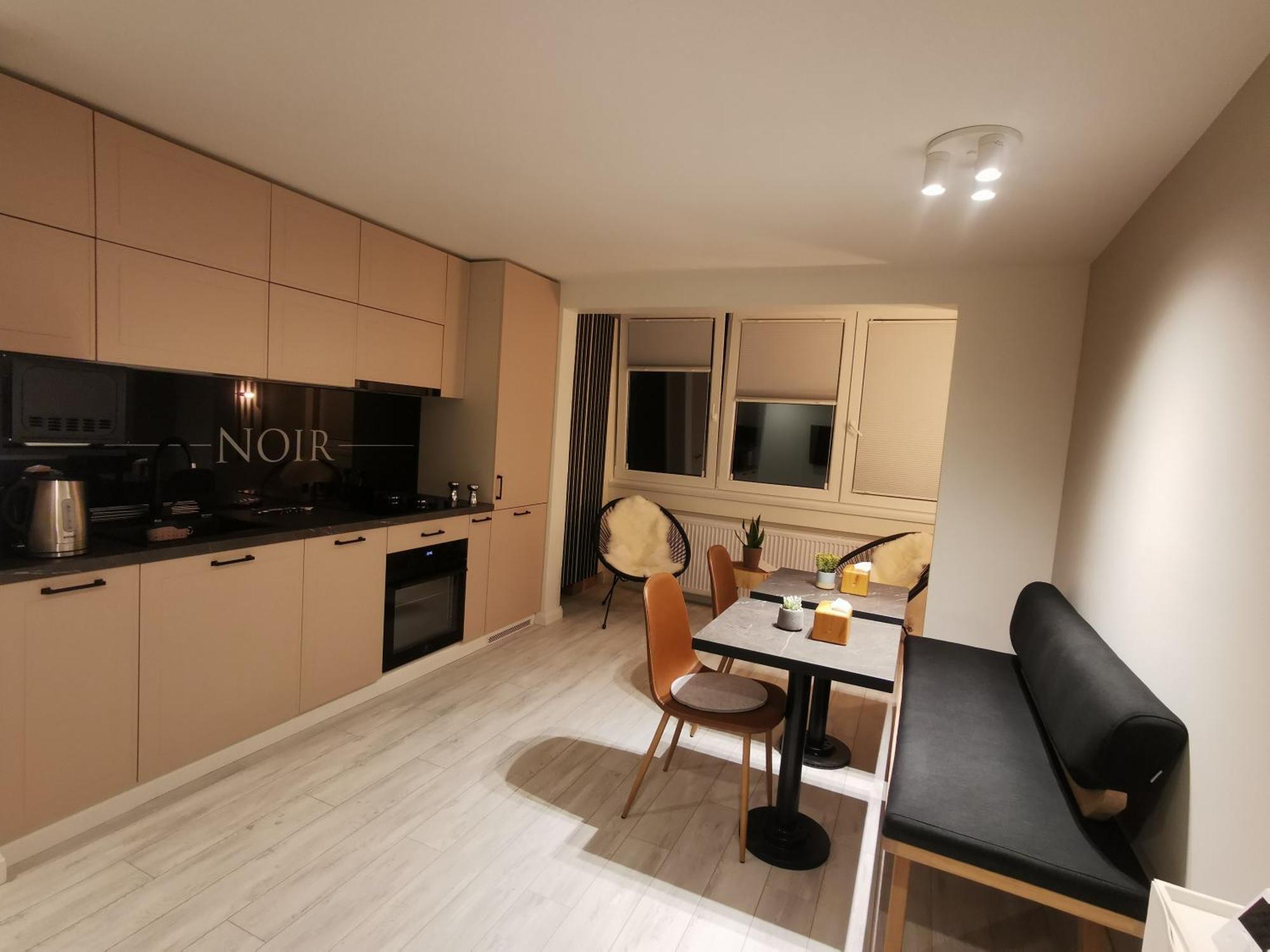 Noir Apartment Haţeg Eksteriør bilde